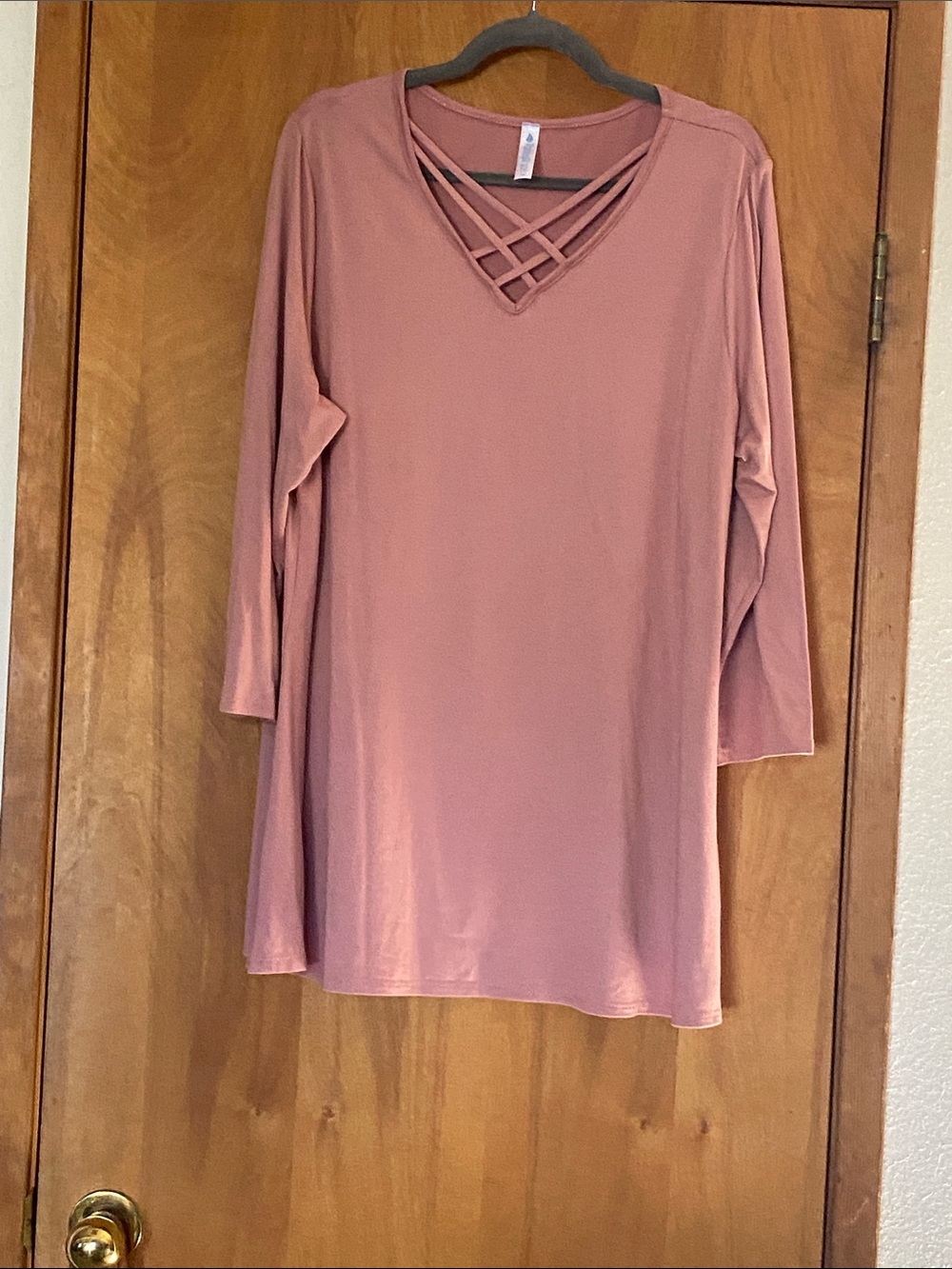 Crisscross V-Neck Long-Sleeve Tunic in Dusty Rose